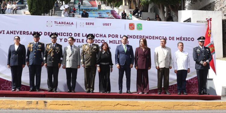 Encabeza Lorena Cuéllar ceremonia y desfile cívico-militar por el CCXVI aniversario de la independencia de México.