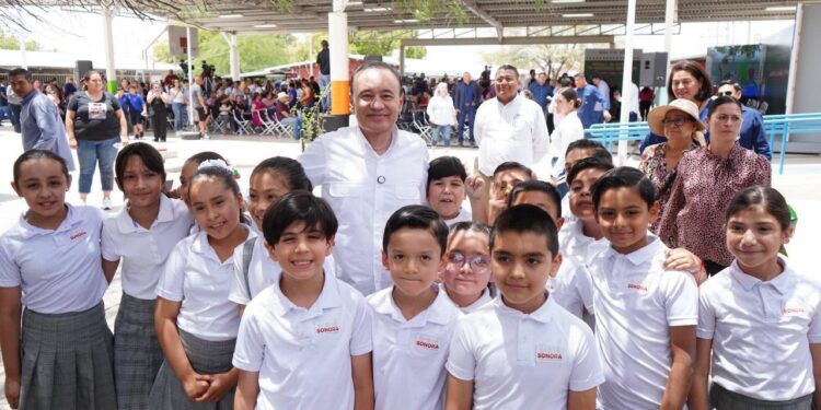Respalda Gobernador Durazo regulación del uso de celulares en escuelas de Sonora