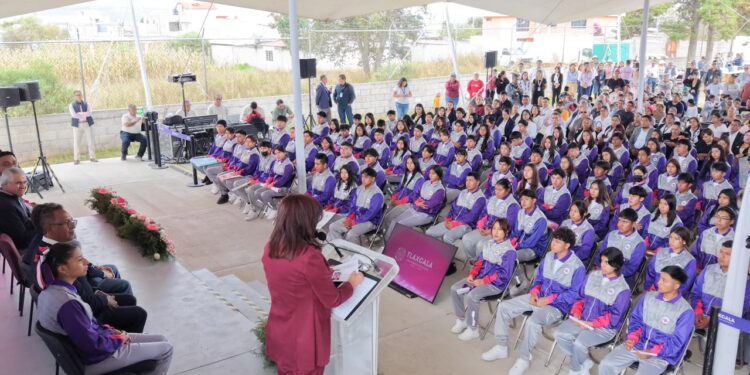 Inaugura Lorena Cuéllar nuevo plantel del CEBES 19 en Huamantla