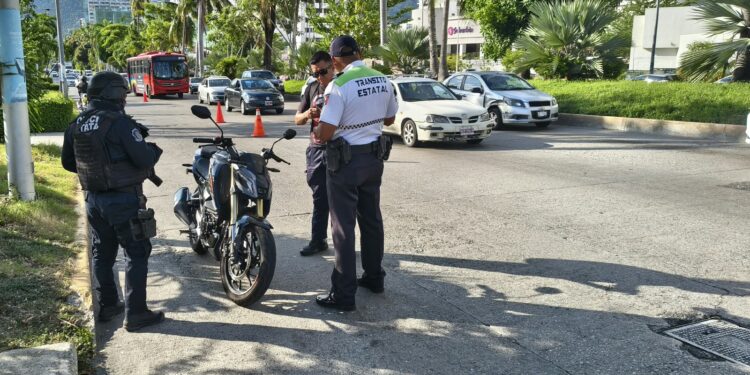 Operativo Casco Seguro mantiene acciones permanentes de prevención vial en las ocho regiones de Guerrero