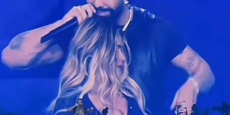 Drake llega de sorpresa al concierto de Karol G y protagoniza momento viral con la colombiana