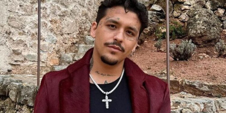 Christian Nodal prende las alarmas: desmiente presentación y advierte a sus seguidores