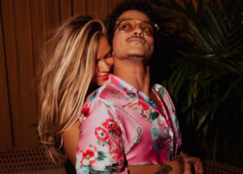 Bruno Mars reacciona a la cercanía entre Karol G y Drake: “Tengo que recuperarla”