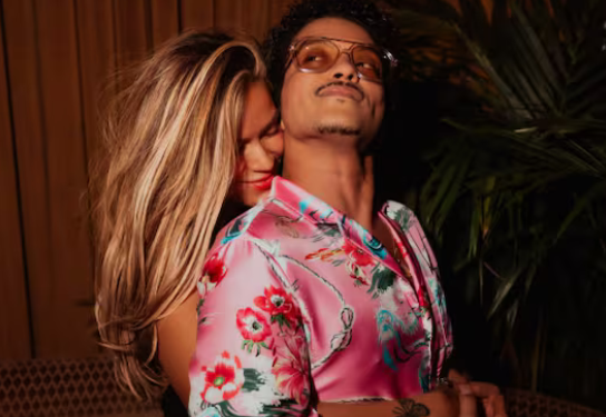 Bruno Mars reacciona a la cercanía entre Karol G y Drake: “Tengo que recuperarla”