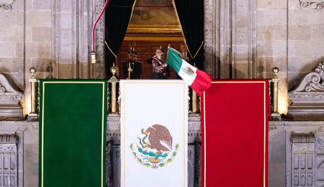 ¡Viva México libre, independiente y soberano!: Claudia Sheinbaum encabeza ceremonia por el 216 Aniversario del Grito de Independencia