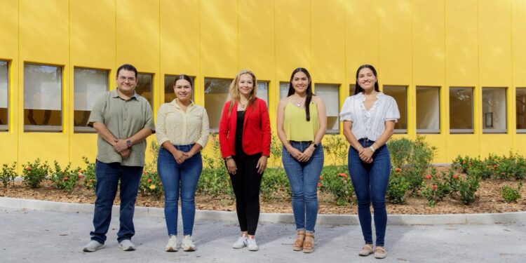 Indira Vizcaíno supervisó la construcción del CRIT; agradece la generosidad de las y los colimenses para esta magna obra