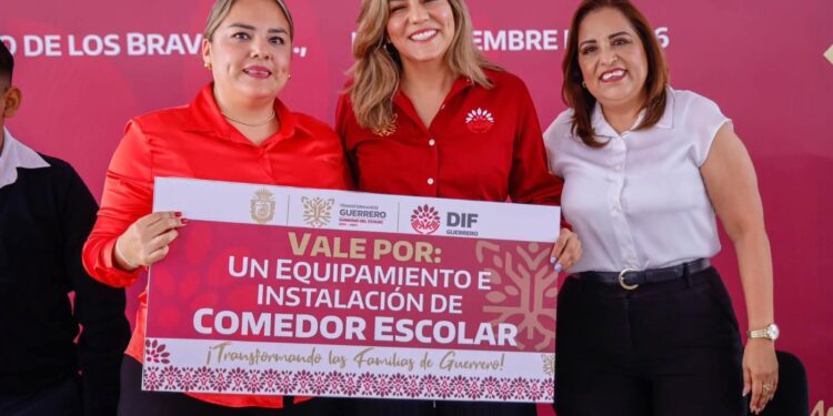 Entrega DIF Guerrero equipamiento para comedores escolares de las regiones Centro, Acapulco y Costa Grande