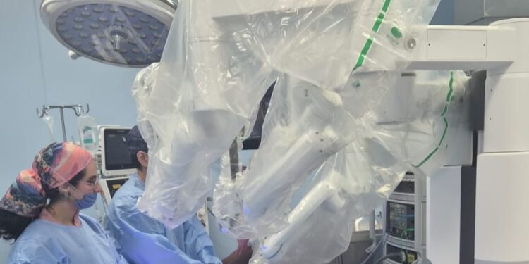 Realiza Hospital General de Saltillo del ISSSTE jornada de cirugía robótica oncológica