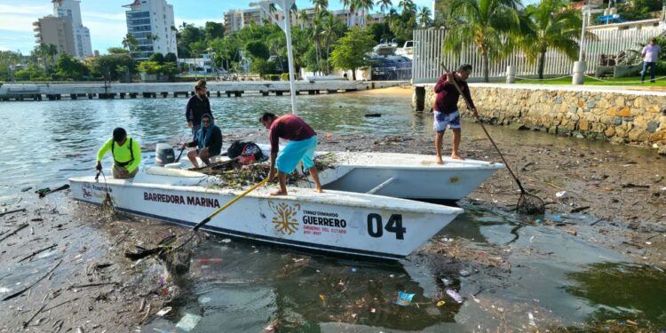 Continúa limpieza en Playa Honda; prevén retirar 30 toneladas de residuos