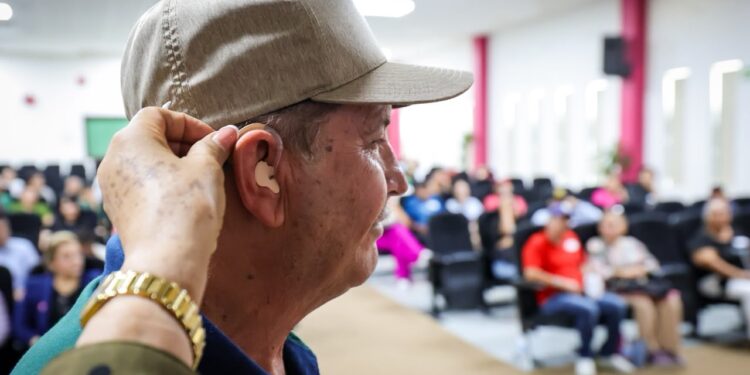 Entrega DIF Sinaloa 644 auxiliares auditivos para mejorar la calidad de vida de 547 personas
