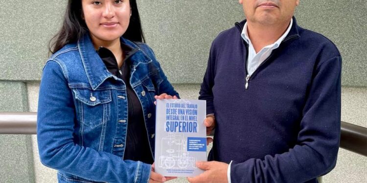 Estudiante de la UTT participa como autora en libro sobre ingeniería industrial