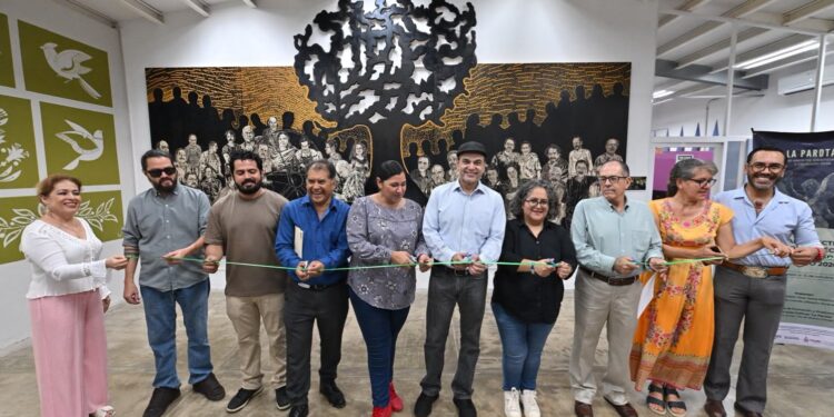 Cultura Colima celebra 30 años del Centro de Formación y Producción en Artes Gráficas ‘La Parota’ de Comala, con mural colectivo de xilografía