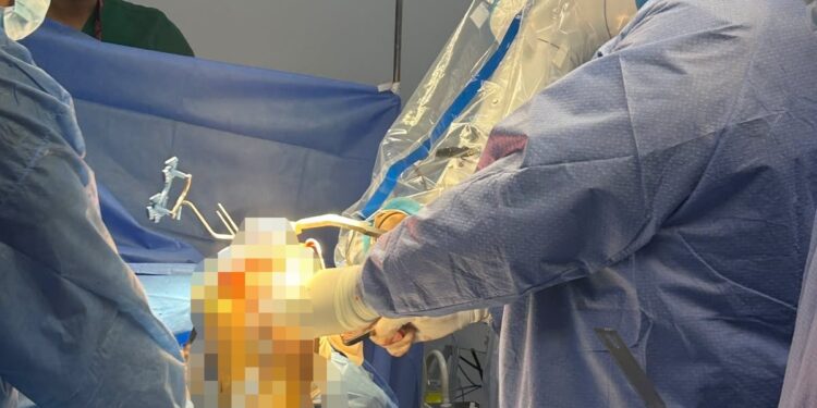 Hospital Regional del ISSSTE en Morelos realiza con éxito primeras 13 cirugías de rodilla con robot ROSA