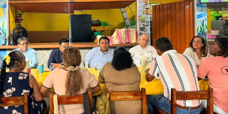Gobierno de Guerrero y Federación avanzan en alternativas de atención para locatarios de Playa Revolcadero
