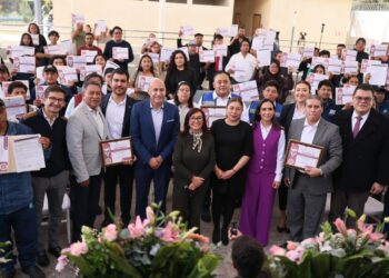Entrega Lorena Cuéllar constancias de incorporación laboral del “programa empléate Tlaxcala” 2026