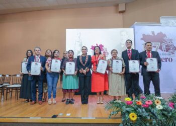 Reconoce Evelyn Salgado a guerrerenses con las Condecoraciones y Premios al Mérito Civil 2026