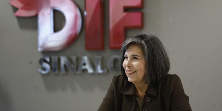 Catalina Esparza Navarrete rinde protesta como Presidenta del Sistema DIF Sinaloa